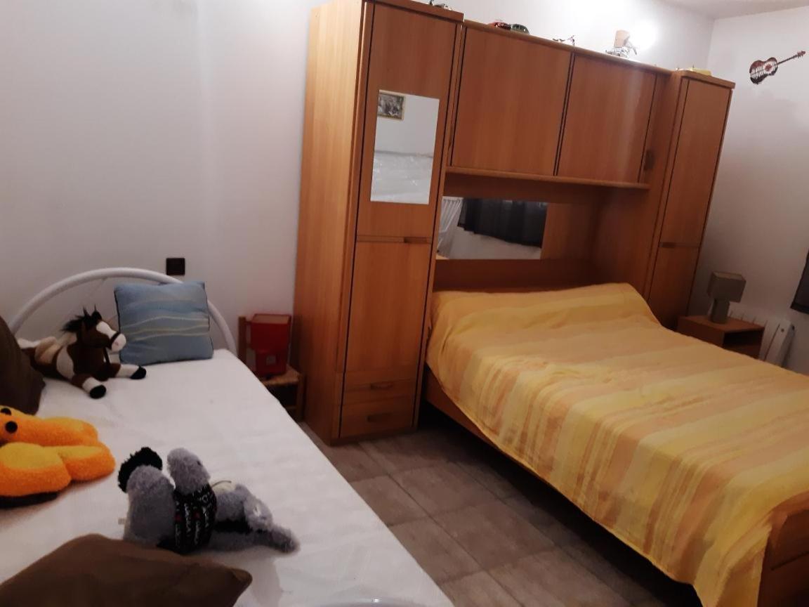 Le Calme Apartment Viviers Bagian luar foto